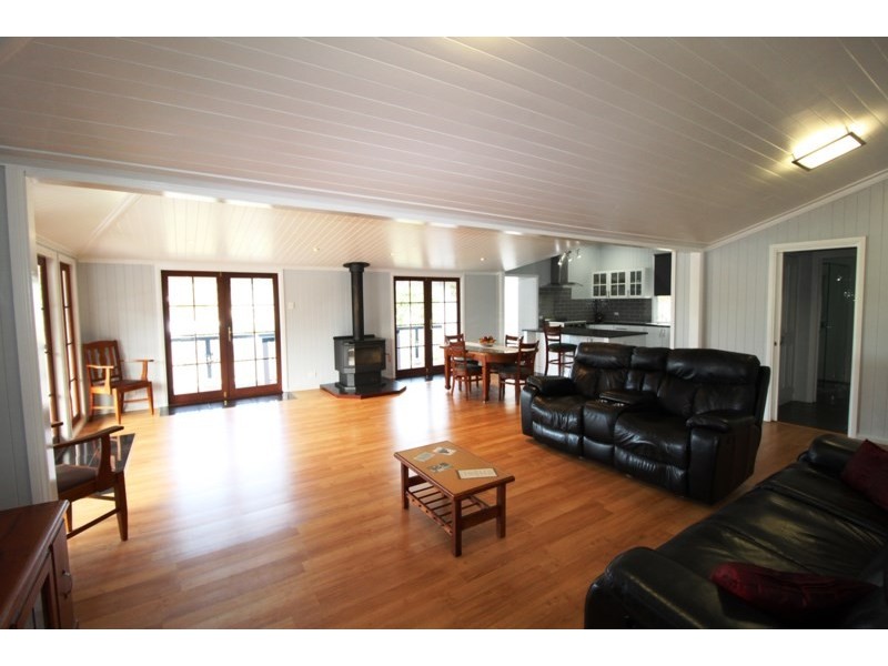 82 Eskdale Road, Toogoolawah QLD 4313