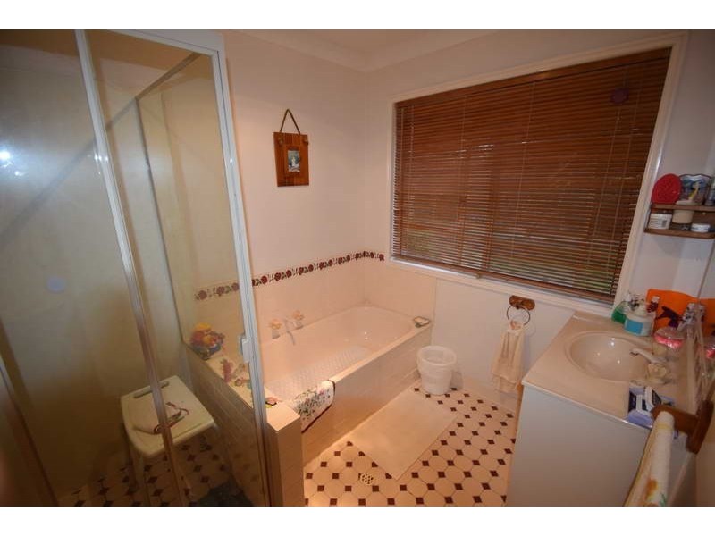 148 Pine Crescent, Esk QLD 4312