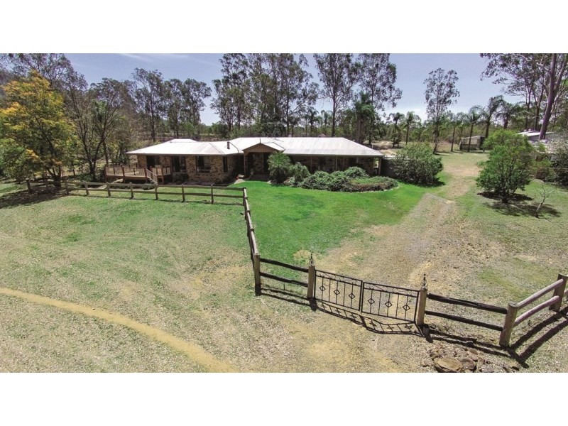 274 Willaura Drive, Mount Hallen QLD 4312