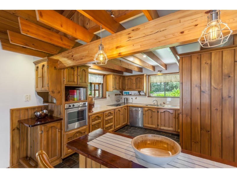 274 Willaura Drive, Mount Hallen QLD 4312