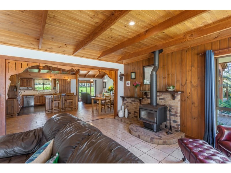 274 Willaura Drive, Mount Hallen QLD 4312