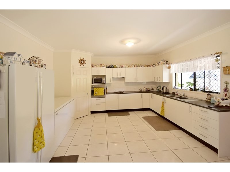 56 Buckingham Court, Mount Hallen QLD 4312