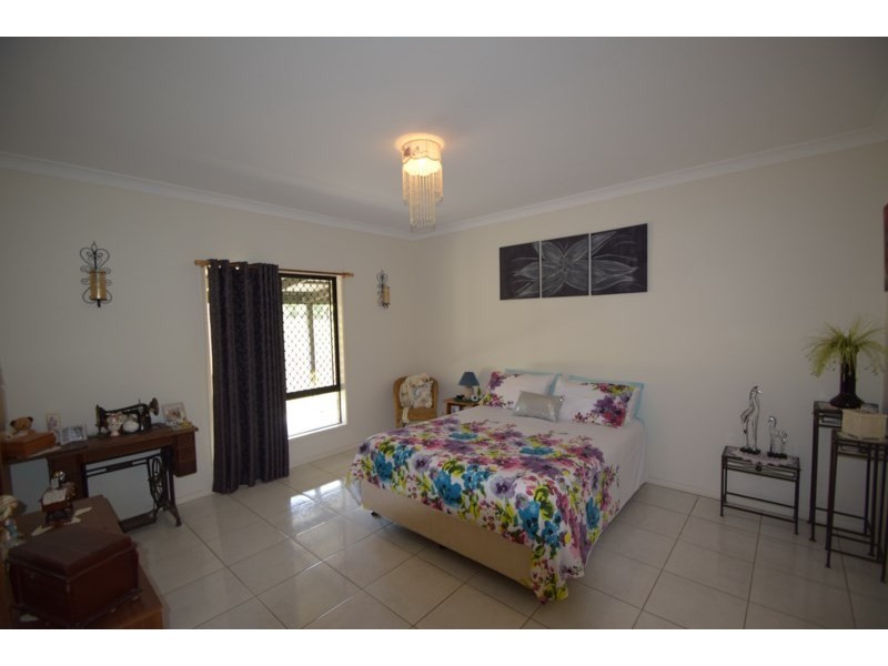 56 Buckingham Court, Mount Hallen QLD 4312