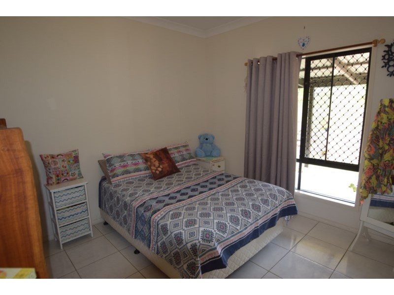 56 Buckingham Court, Mount Hallen QLD 4312