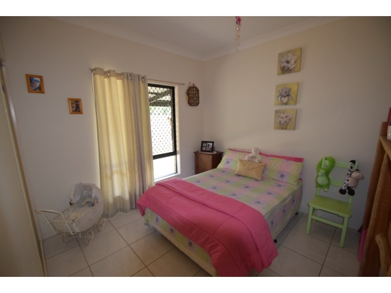 56 Buckingham Court, Mount Hallen QLD 4312