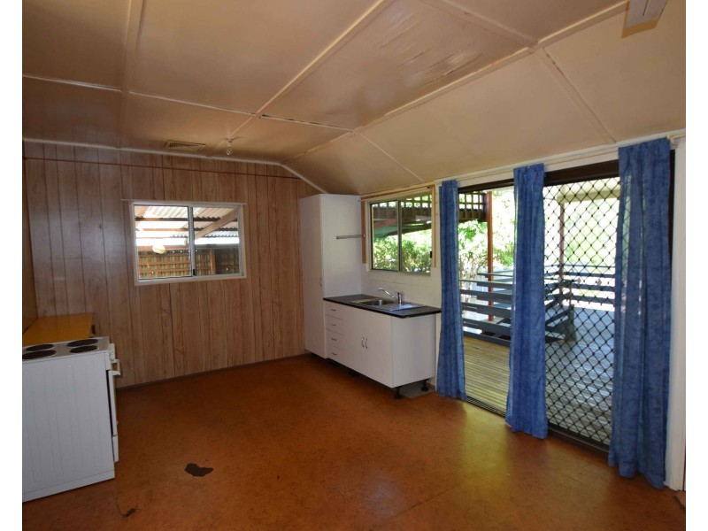 11 Gipps Street, Somerset Dam QLD 4312