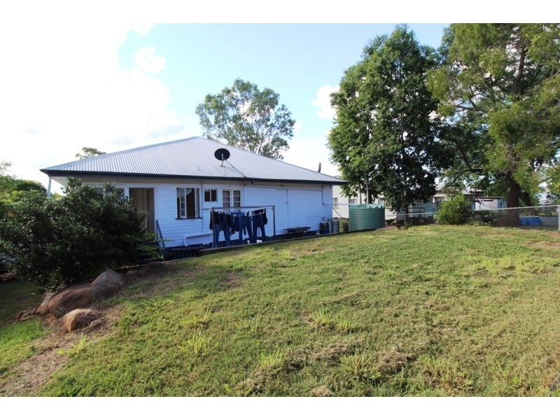 70 Dingyarra Street, Toogoolawah QLD 4313