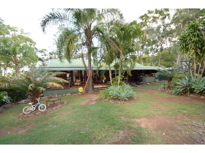 88 Lakeview Drive, Esk QLD 4312