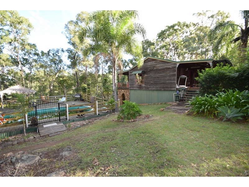 88 Lakeview Drive, Esk QLD 4312