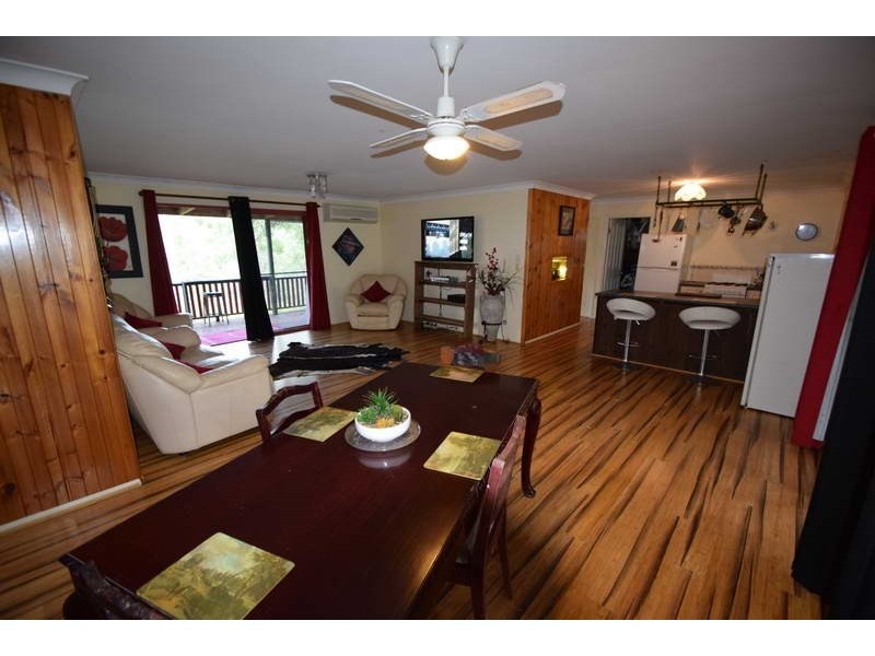 88 Lakeview Drive, Esk QLD 4312