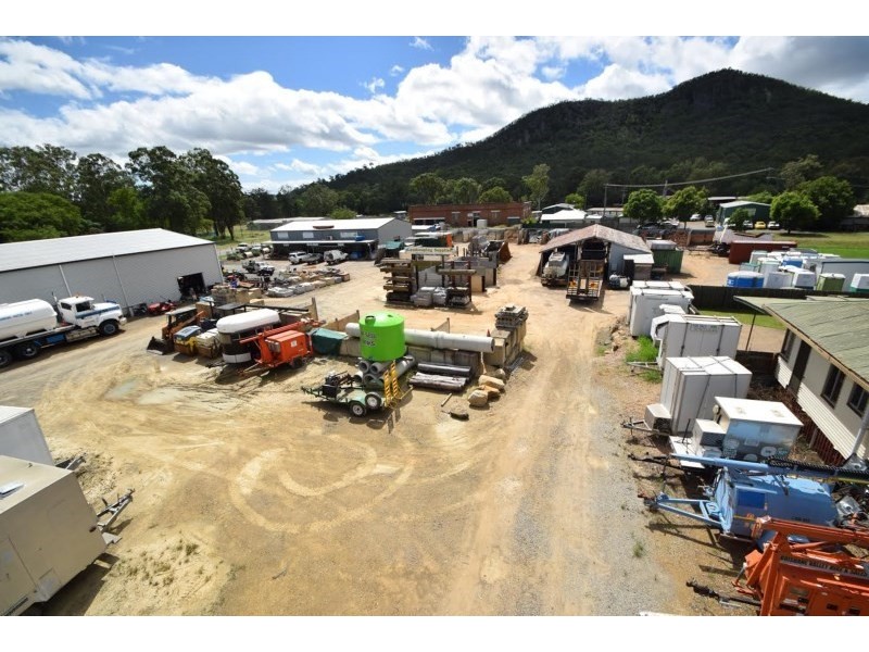 233-235 Ipswich Street, Esk QLD 4312