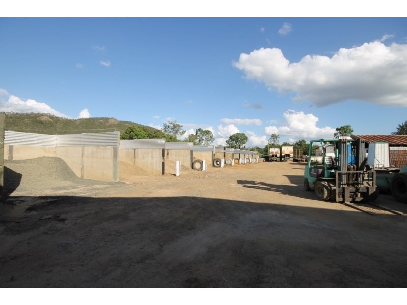 233-235 Ipswich Street, Esk QLD 4312