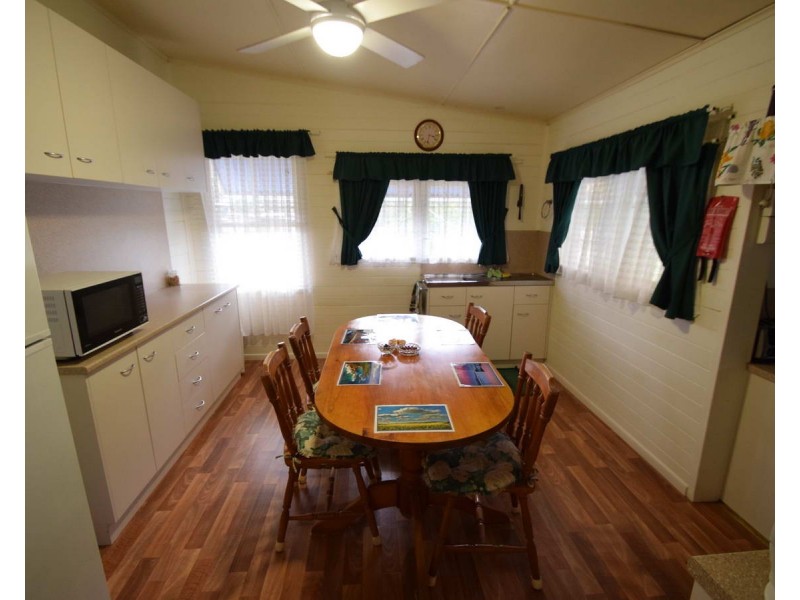27 Francis Terrace, Esk QLD 4312