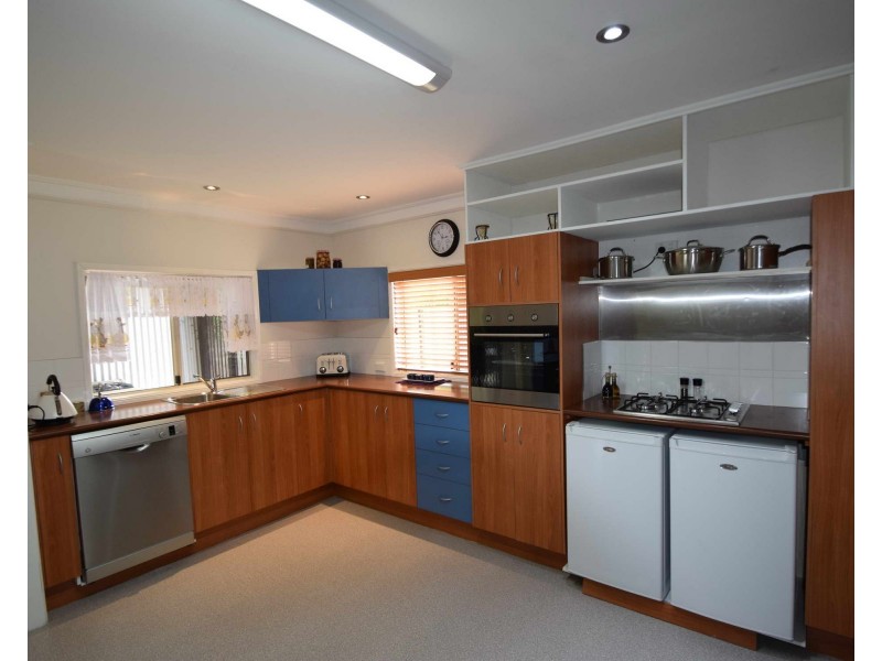 31 Argyle Court, Mount Hallen QLD 4312
