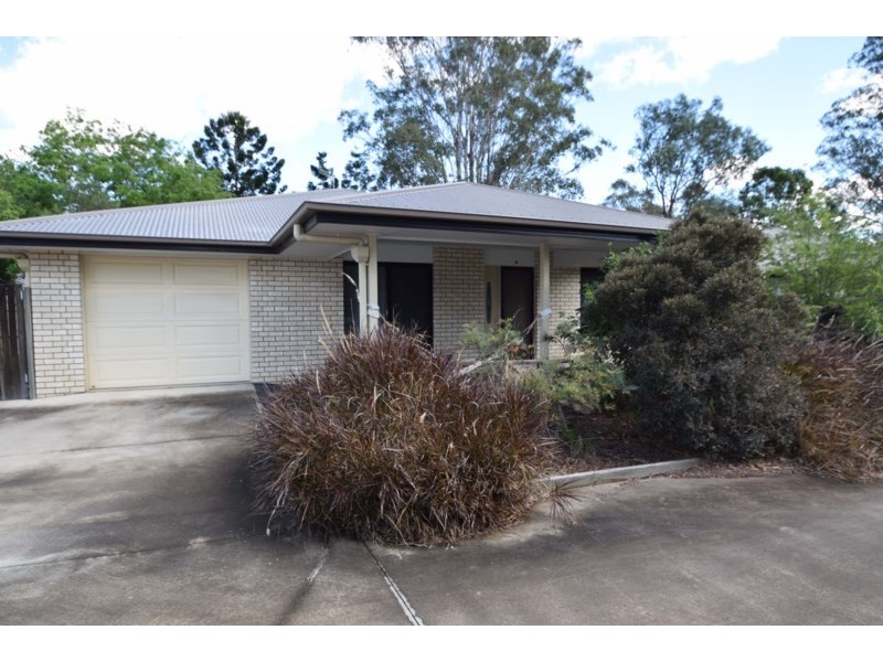 2/17 Barbour Street, Esk QLD 4312