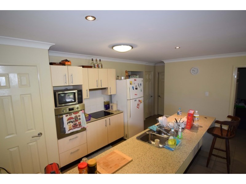 2/17 Barbour Street, Esk QLD 4312