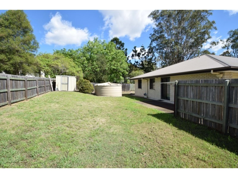 2/17 Barbour Street, Esk QLD 4312