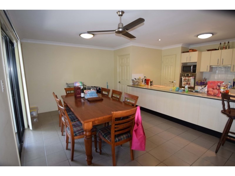 2/17 Barbour Street, Esk QLD 4312