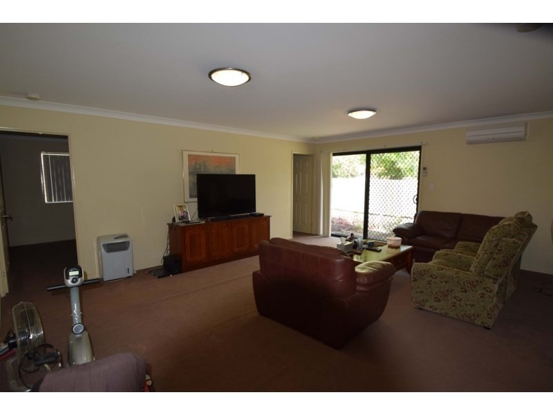 2/17 Barbour Street, Esk QLD 4312