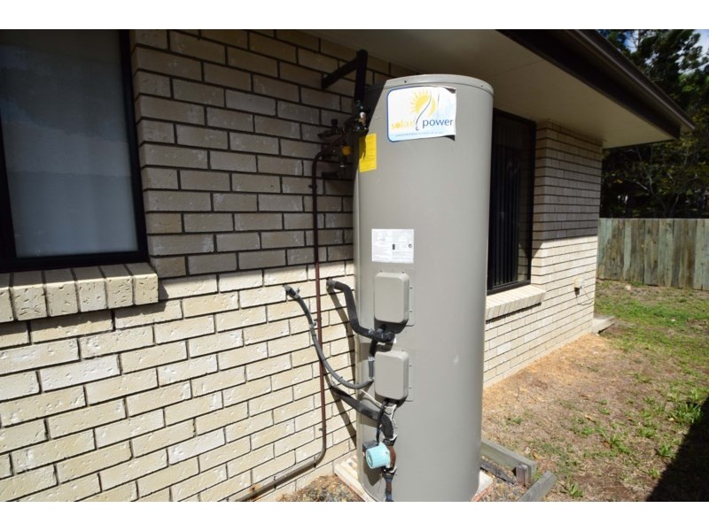 2/17 Barbour Street, Esk QLD 4312