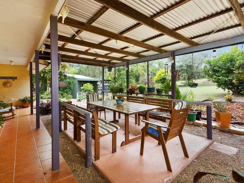42 Buckingham Court, Mount Hallen QLD 4312