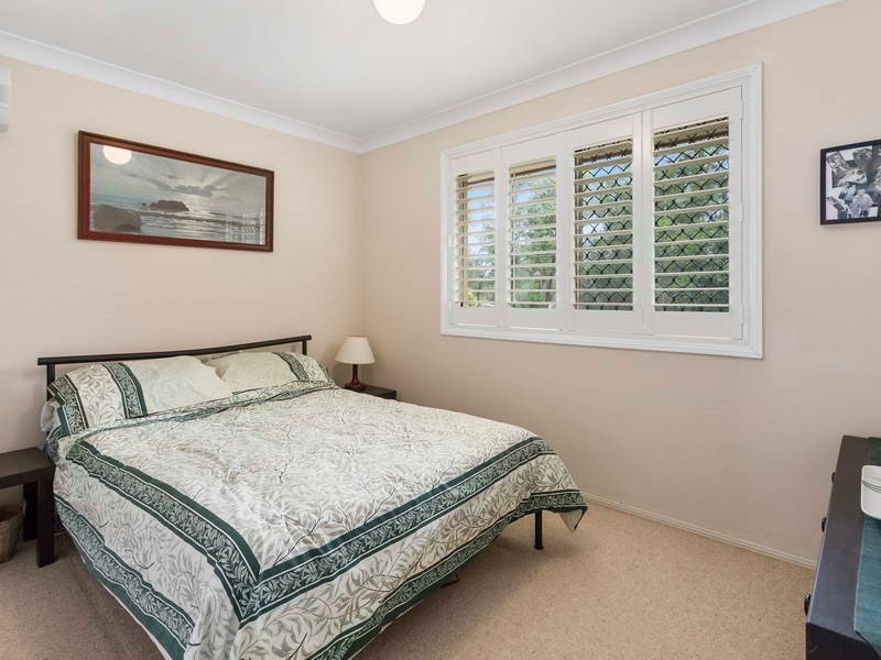 42 Buckingham Court, Mount Hallen QLD 4312
