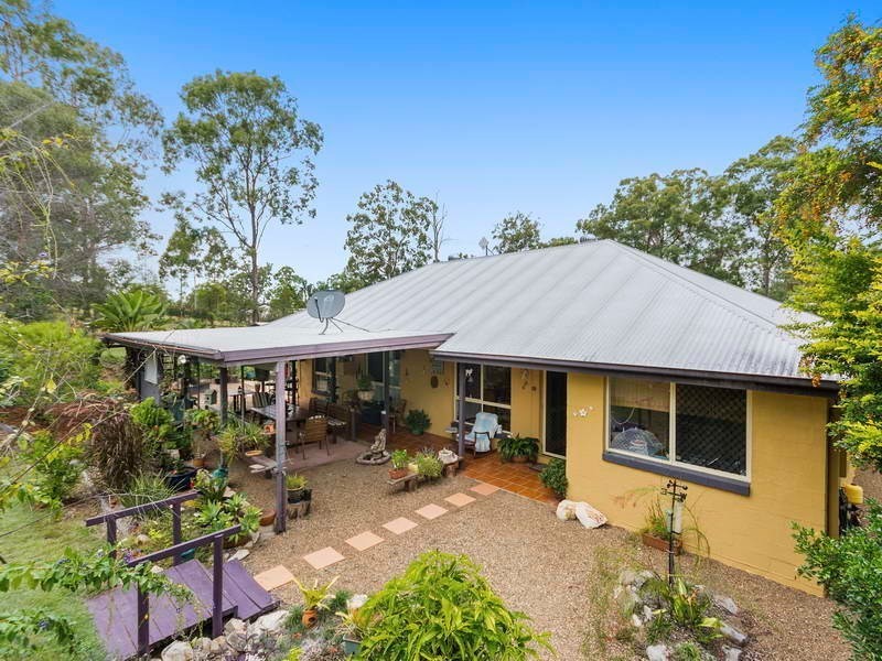 42 Buckingham Court, Mount Hallen QLD 4312