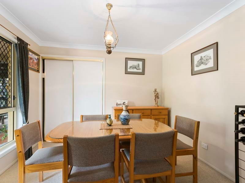 42 Buckingham Court, Mount Hallen QLD 4312