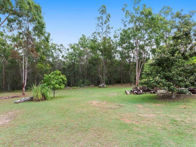 42 Buckingham Court, Mount Hallen QLD 4312