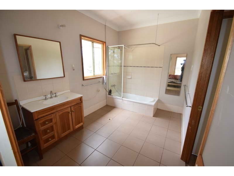 131 HIGHLAND Street, Esk QLD 4312