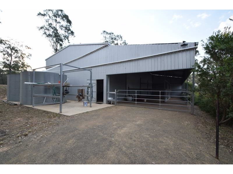 235 Edinburgh Drive, Mount Hallen QLD 4312