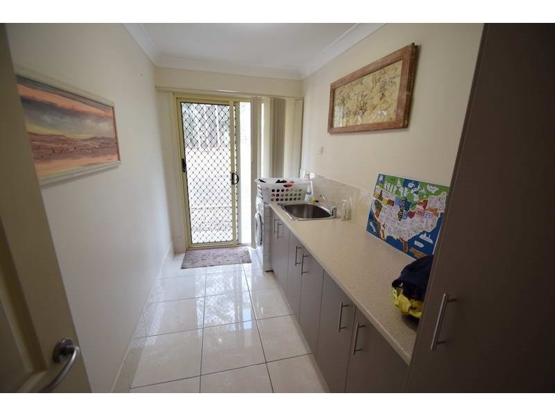 235 Edinburgh Drive, Mount Hallen QLD 4312