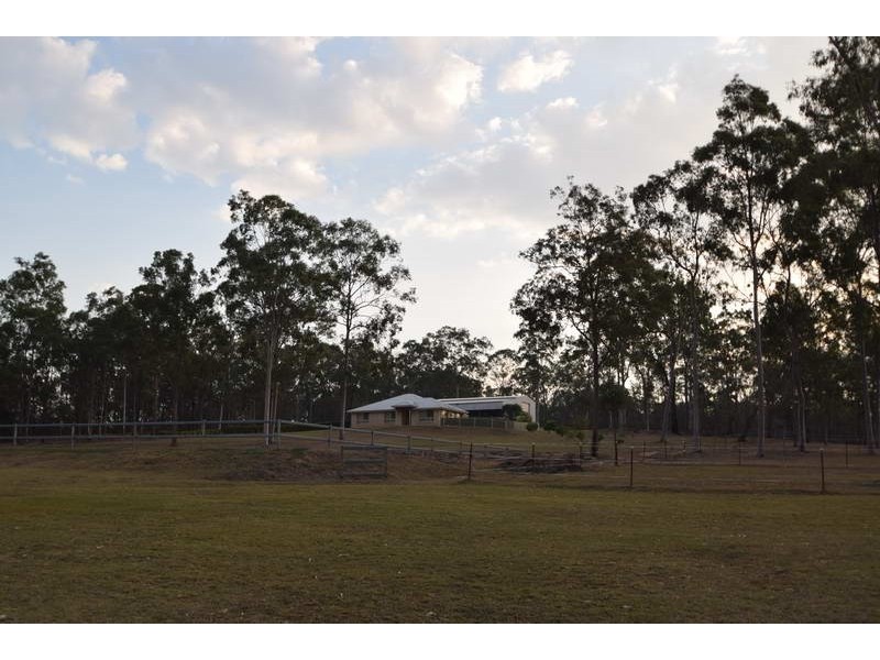 235 Edinburgh Drive, Mount Hallen QLD 4312