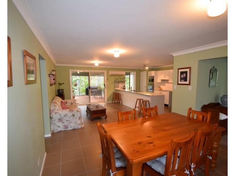 75 Gloucester Court, Mount Hallen QLD 4312