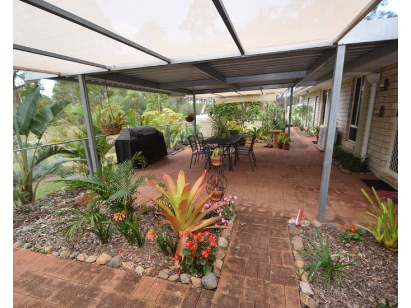 75 Gloucester Court, Mount Hallen QLD 4312