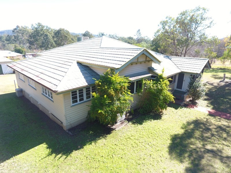 49 Middle Street, Esk QLD 4312