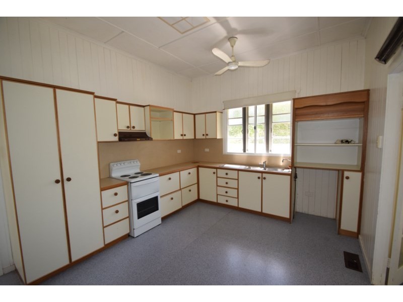 49 Middle Street, Esk QLD 4312