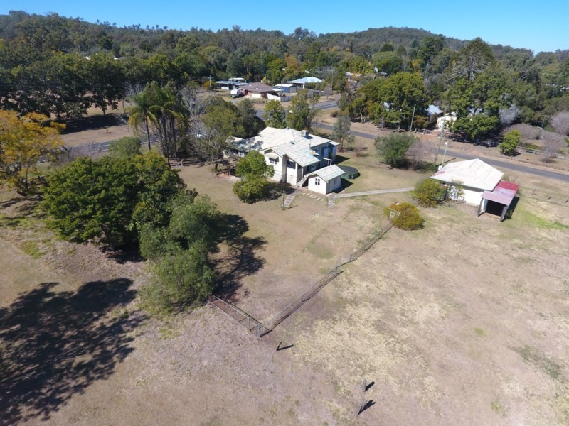 49 Middle Street, Esk QLD 4312