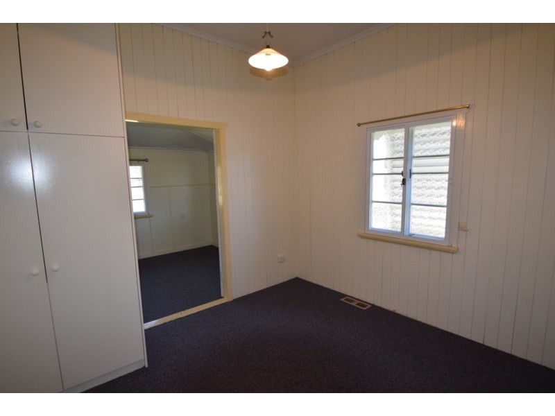 49 Middle Street, Esk QLD 4312