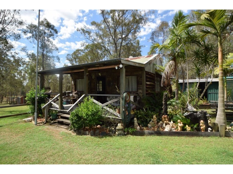 122 Pine Crescent, Esk QLD 4312