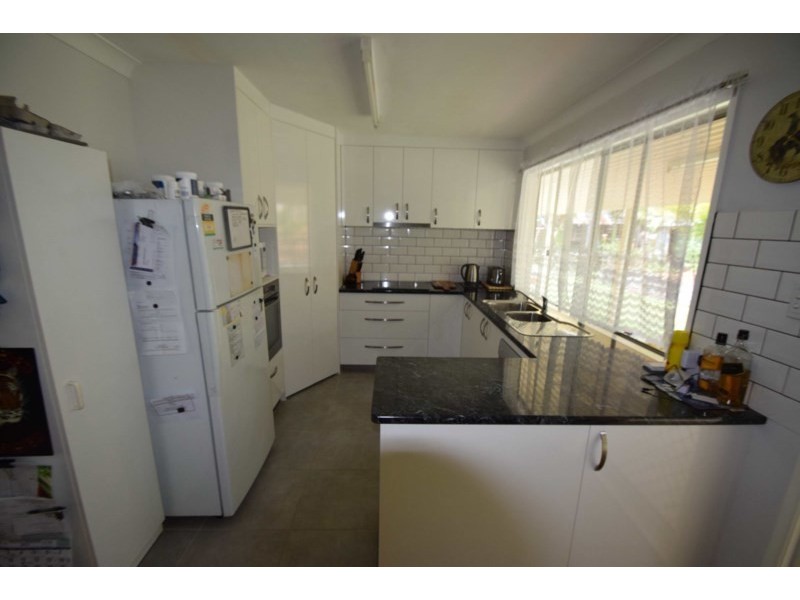 122 Pine Crescent, Esk QLD 4312