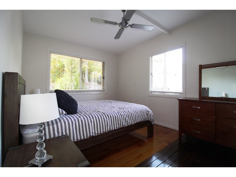 9 Third Avenue, Somerset Dam QLD 4312