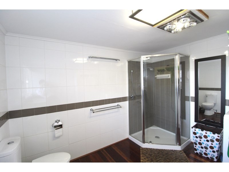 9 Third Avenue, Somerset Dam QLD 4312