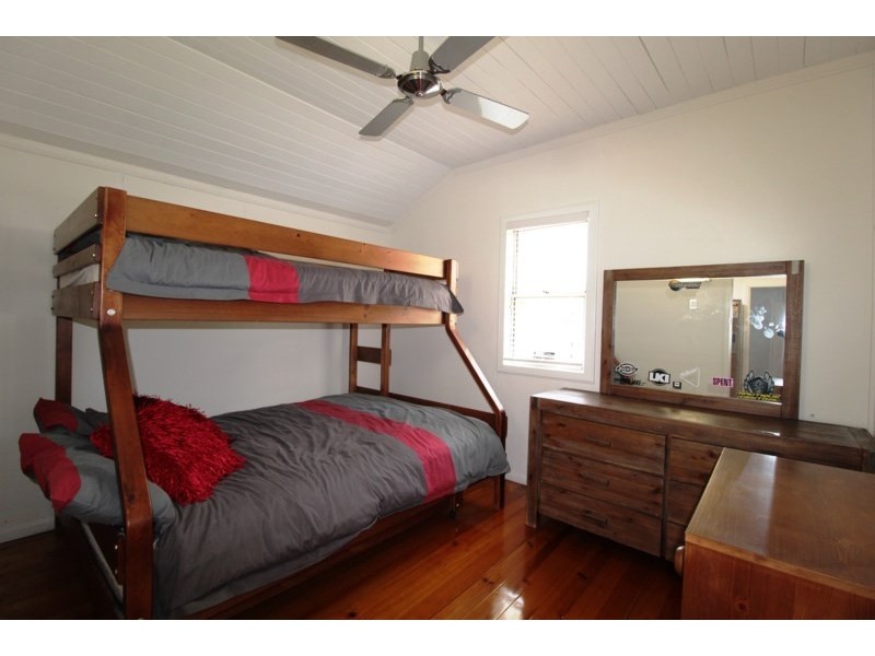 9 Third Avenue, Somerset Dam QLD 4312