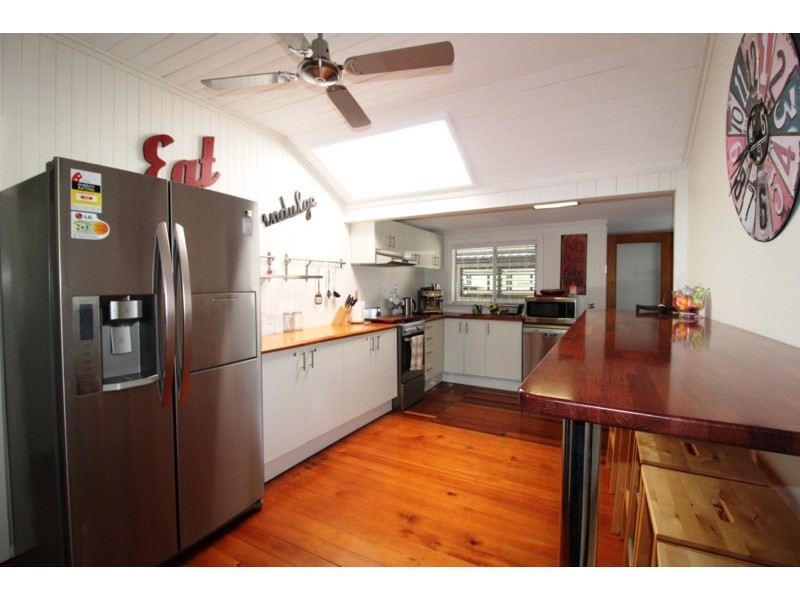 9 Third Avenue, Somerset Dam QLD 4312