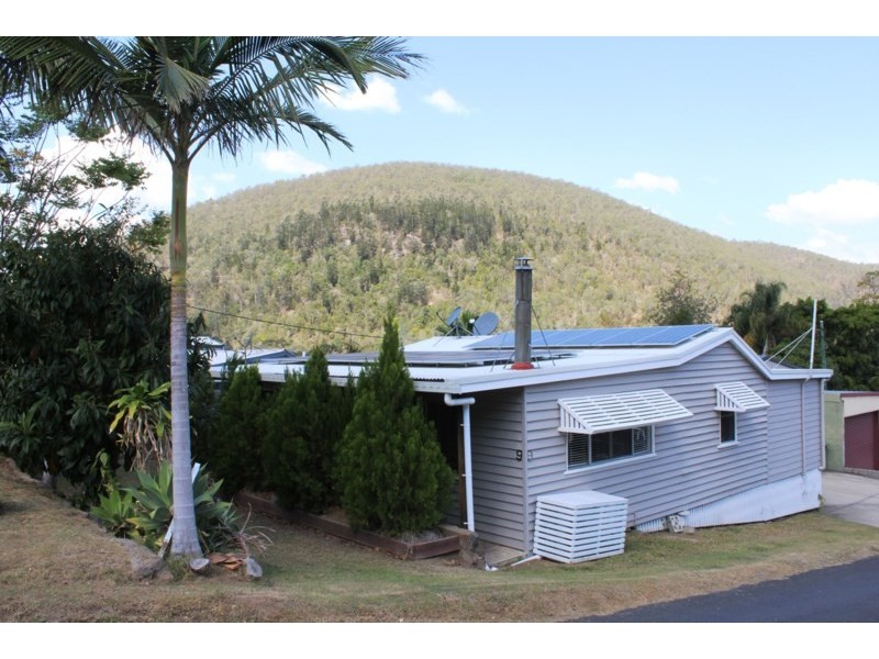 9 Third Avenue, Somerset Dam QLD 4312
