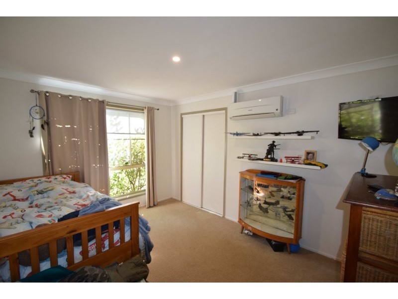 190 Edinburgh Drive, Mount Hallen QLD 4312