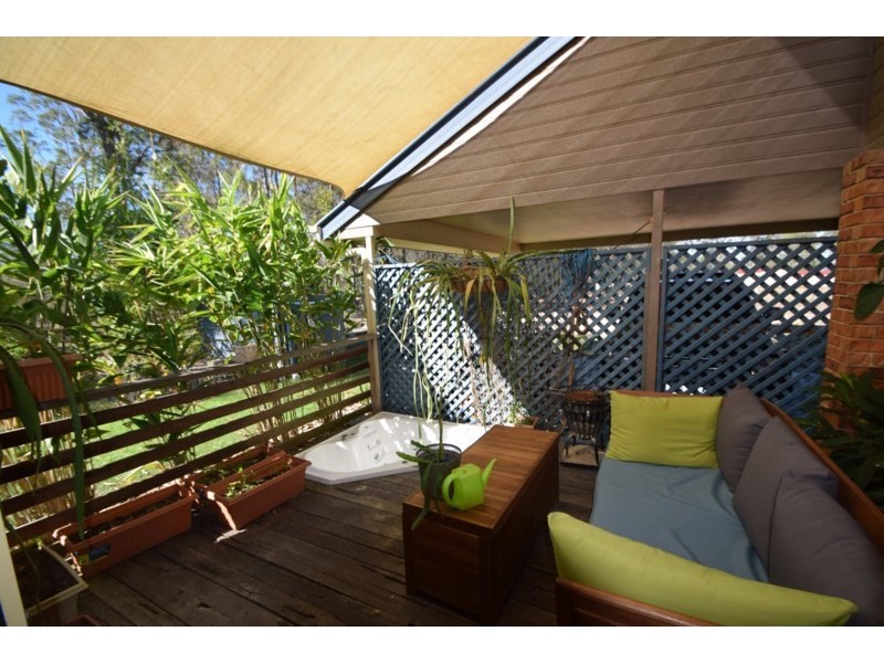 190 Edinburgh Drive, Mount Hallen QLD 4312