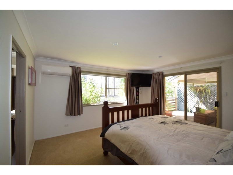 190 Edinburgh Drive, Mount Hallen QLD 4312