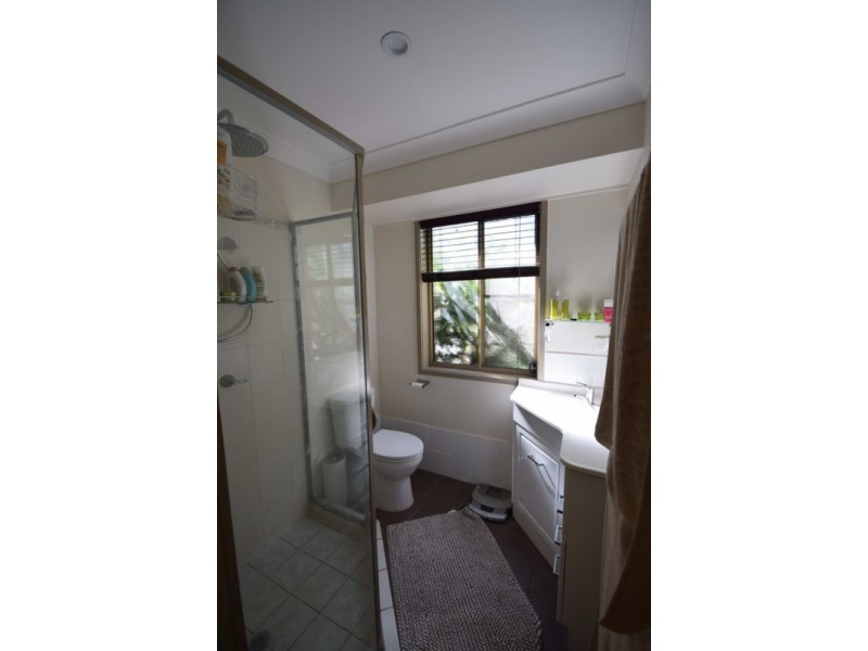 190 Edinburgh Drive, Mount Hallen QLD 4312